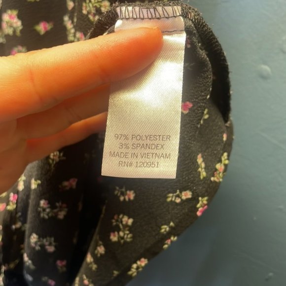 Floral print black blouse - Picture 7 of 11